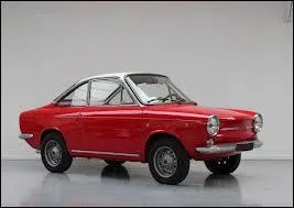 La 500 Moretti Coupé est un modèle de la marque ...