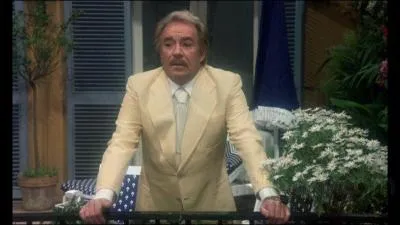 Octobre : Ugo Tognazzi nous quitte le 27... À quel acteur avait-il appris à beurrer des biscottes dans un film des années 80 ?