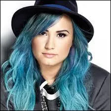 Combien mesure Demi Lovato ?