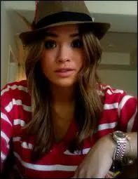 Combien mesure Nicole Anderson ?