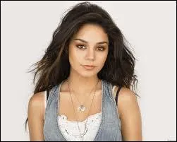 Combien mesure Vanessa Hudgens ?