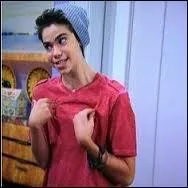 Combien mesure Cameron Boyce ?