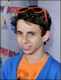 Combien mesure Moises Arias ?