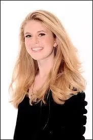 Combien mesure Caroline Sunshine ?
