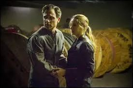 Qui meurt dans la famille de Tris ?