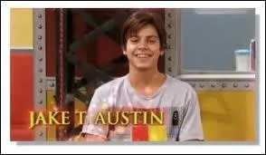 Quel rôle joue-t-il dans "Palace pour chiens" ?