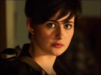 Comment s'appelle la jeune orpheline aidée par Nick dans la saison 3 ?