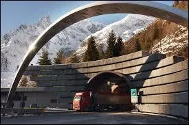 Quelle est la longueur du tunnel du Mont-Blanc ?