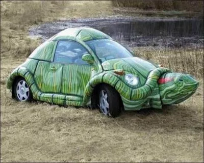 Quelle est cette voiture bizarre ?