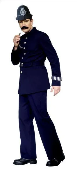 En Angleterre, un agent de police en uniforme est un...