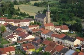 D'après-vous, le village lorrain de Waldweistroff se trouve dans le département ...