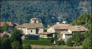 Le village Ardéchois de Saint-Cierge-sous-le-Cheylard se situe en région ...