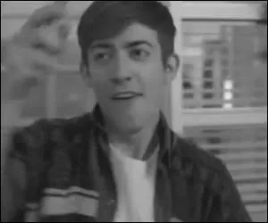 Sur quelle chanson Artie chante et danse-t-il lorsqu'il fait le rêve où il a des jambes qui fonctionnent ?