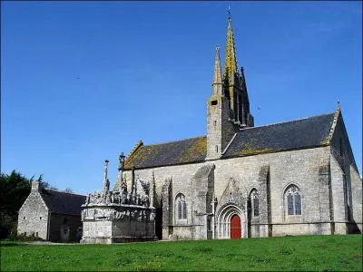 Quelle est cette chapelle qui domine la baie d'Audierne et qui a été construite à l'emplacement d'un ancien temple dédié à Vénus?