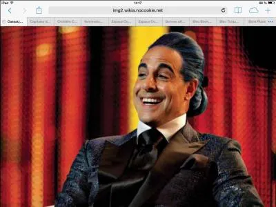 Comment s'appelle le présentateur ?