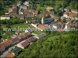 Aingeray est un village lorrain de l'arrondissement de Toul. Il se situe donc dans le département ...