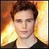 Qui joue Finnick Odair ?