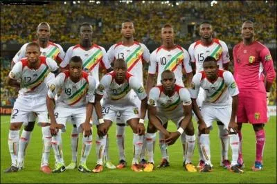 Quelle est cette &eacute;quipe nationale de foot qui est surnomm&eacute;e "Les Aigles" ?