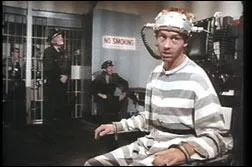 A partir de la photo de ce personnage, pouvez-vous reconnaitre le film qui lui est associé ?