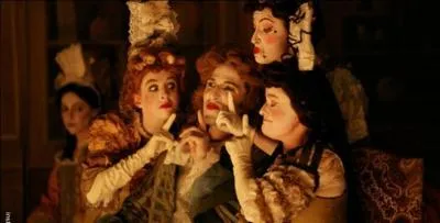 Dans cette pièce, toutes les femmes de la maison sont savantes. Elles sont "du côté de l'âme et des nobles désirs", à part une, qui est "du côté des sens et des grossiers plaisirs", mais de quel personnage s'agit-il ?