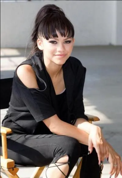 Comment s'appelle son tube qui fait fureur en ce moment ? (2014)