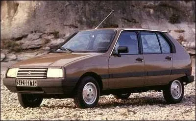 Celle-ci, c'est la petite...