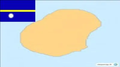 Nauru est un pays insulaire d'Ocanie mesurant 21 km.
Combien d'habitants compte ce pays ?