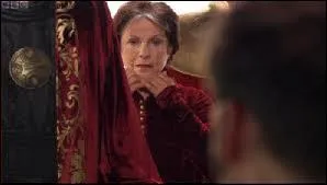 Dans un film Doctor Who, le Docteur dit qu'il a un ct humain en lui, qui lui a t lgu par sa mre. Est-ce vrai?