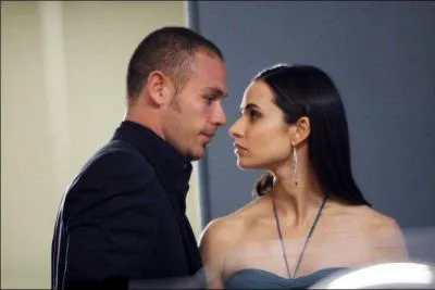 Qui est-ce ? ( la fille )