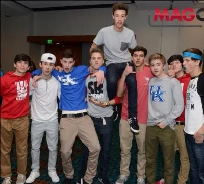 Comment s'appelle le groupe de Taylor ?