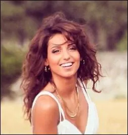 A-t-elle un petit ami ?