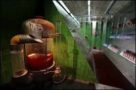 Comment s'appelle la salle où l'on jette des tomates?