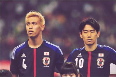 Comment se nomment ces deux stars de l'équipe japonaise ?
