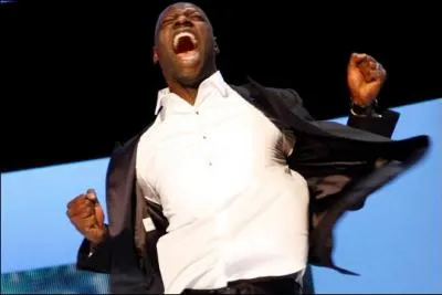 Quel adjectif correspond à abondant, fertile et débordant ?