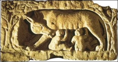 Quel loup était chargé de voler quelque chose à Romulus ?