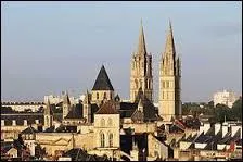 Nous sommes dans une ville de Basse-Normandie dans le dpartement du Calvados. Cette ville a une superficie de quasiment 26 km2. Cette ville se situe a 110 km de Rouen.
