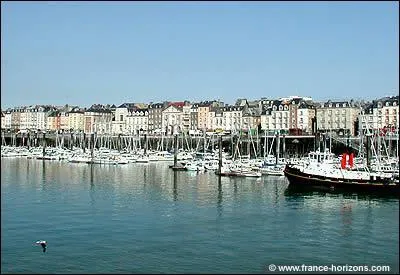 Cette ville situe dans le dpartement de la Seine-Maritime en Haute-Normandie a une superficie de 11, 5 km2. Elle est  53 km de Rouen et dispose de 4 ports et de beaucoup de quartiers.