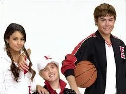 Quel est le numro du maillot de basket de Troy ?