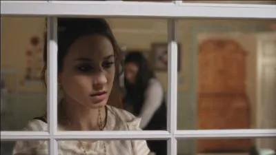 pisode 16 : Durant cet pisode, Spencer commence  prouver de la sympathie pour quelqu'un... Qui est cette personne?