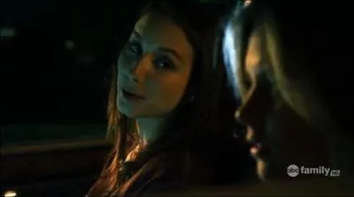 pisode 4 :  la radio, A va ddicacer la chanson  I don't need you anymore   une de nos Liars. Qui est-elle?