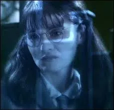 Dans la version anglaise de "Harry Potter", comment s'appelle Mimi Geignarde ?