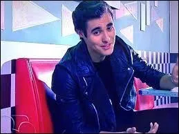 León chante une chanson ; mais comment s'appelle-t-elle ?