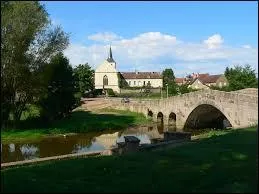 Vic-sous-Thil est une commune Costalorienne située en région ...