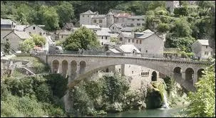 Nous partons à la découverte du village Aveyronnais de Saint-Amans-des-Cots. Nous nous rendons en région ...