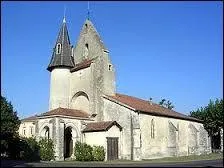 Voici l'église Saint-Martin-et-Saint-Eutrope de la commune Landaise de Trensacq. Elle se situe en région ...