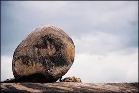 Regardez ce gros cailloux... et dites-moi où le mettre ?