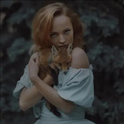 Dans quel film de Luc Jacquet peut-on voir une petite fille et une renarde ?