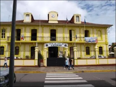 Quels pays sont frontaliers de la Guyane française ?