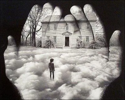 Dans quelle comédie musicale entend-on " Tués par des rêves chimériques, écrasés de certitude, dans un monde rempli de solitude ..." ?