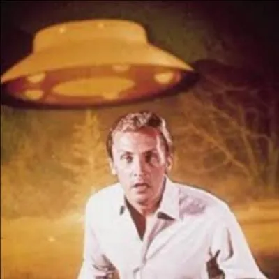 Quel est le nom de cette série ? Indice : Sur Base lunaire Alpha.